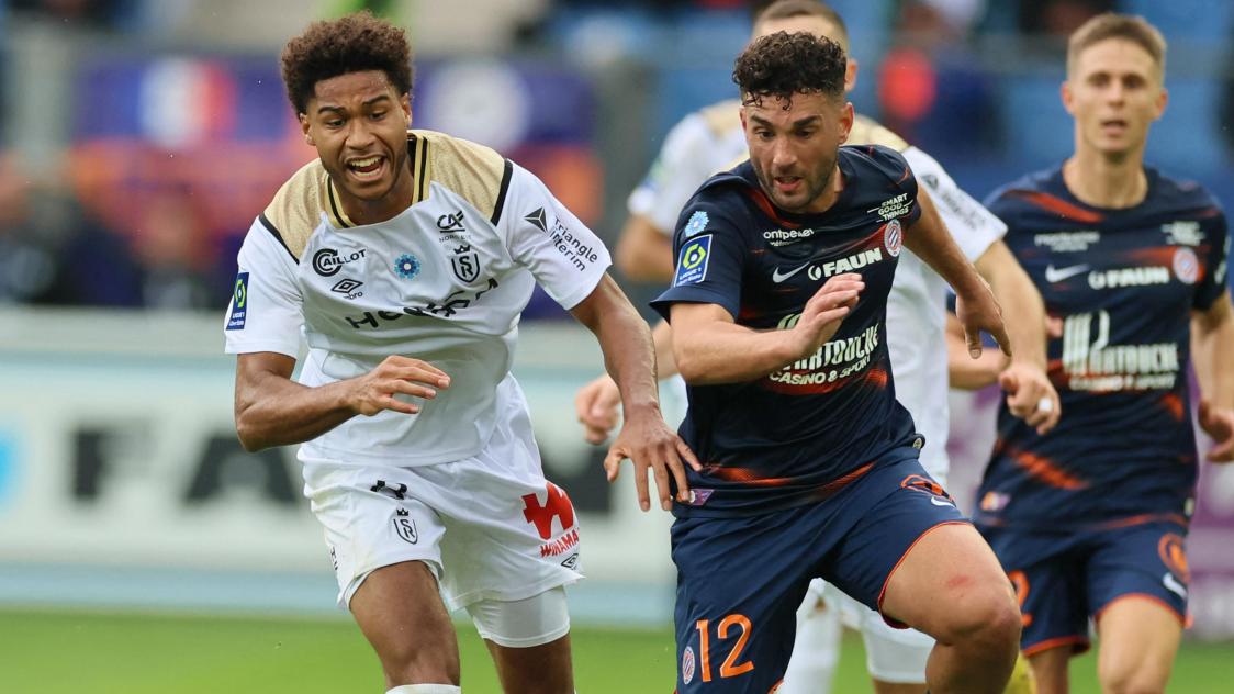 Football. Des maillots de joueurs du Stade de Reims mis au